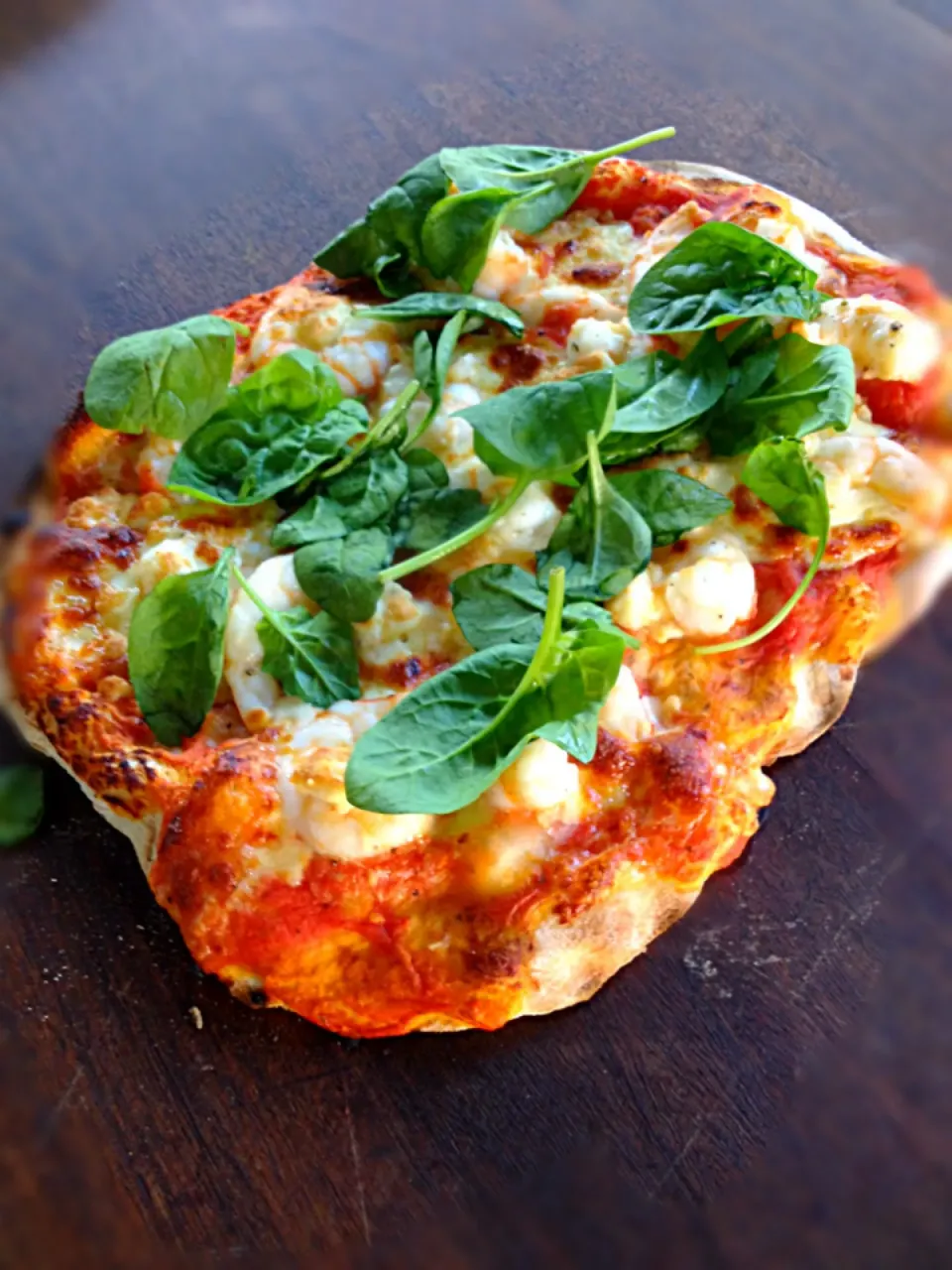 Garlic prawn pizza fresh from the wood fired oven|woodfiredさん