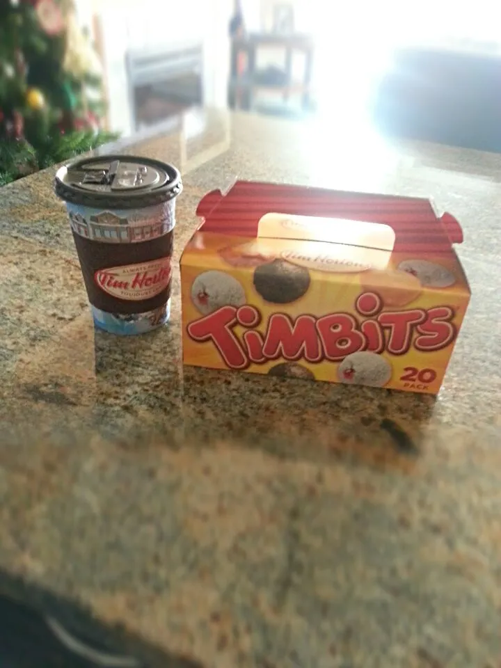 Snapdishの料理写真:Tim Hortons !!|Paige Boroskiさん