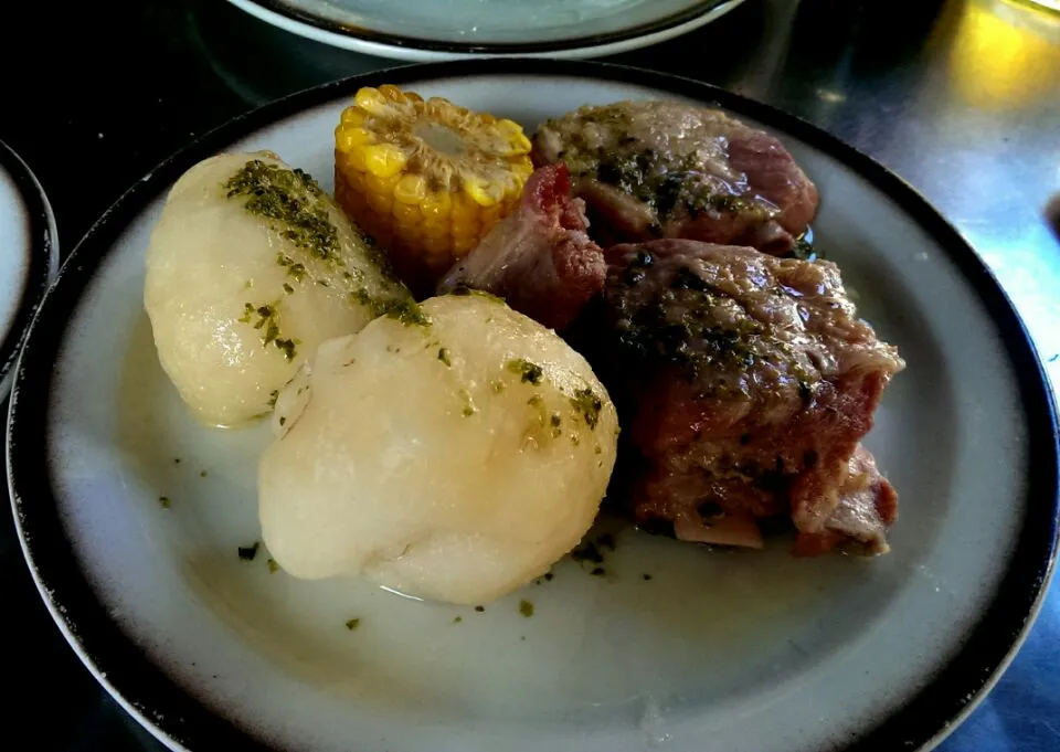 Canary pork ribs, potatoes and sweet corn, yum!|Odnoさん