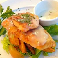 Snapdishの料理写真:grill salmon steak eith light lemon sauce|joey limさん