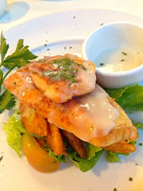 grill salmon steak eith light lemon sauce|joey limさん