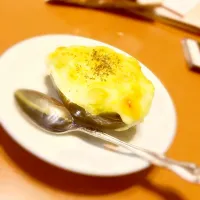 Snapdishの料理写真:アボカド丸ごとグラタン|たっぺさん