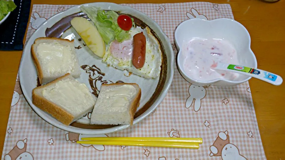 ぼっちゃんの朝食
朝フルーツはりんご(o^－^o)|ふみぃさん