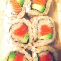 Snapdishの料理写真:Salmon Avocado Rolls — Consume same day
Ingredients : Salmon (raw), avocado, sugar, salt, honey, vinegar, mustard, cornflour, spirulina, seaweed|Noelle Delitzschさん