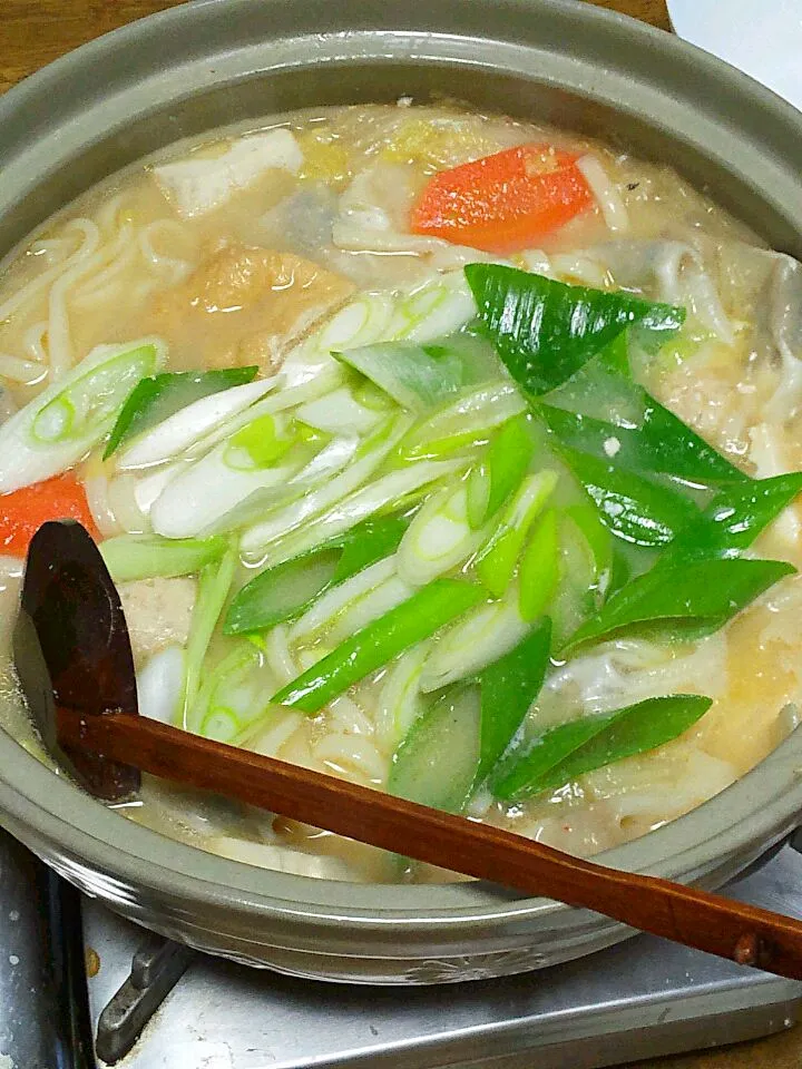 Snapdishの料理写真:鶏野菜みそ鍋の残りでうどん|すーさん