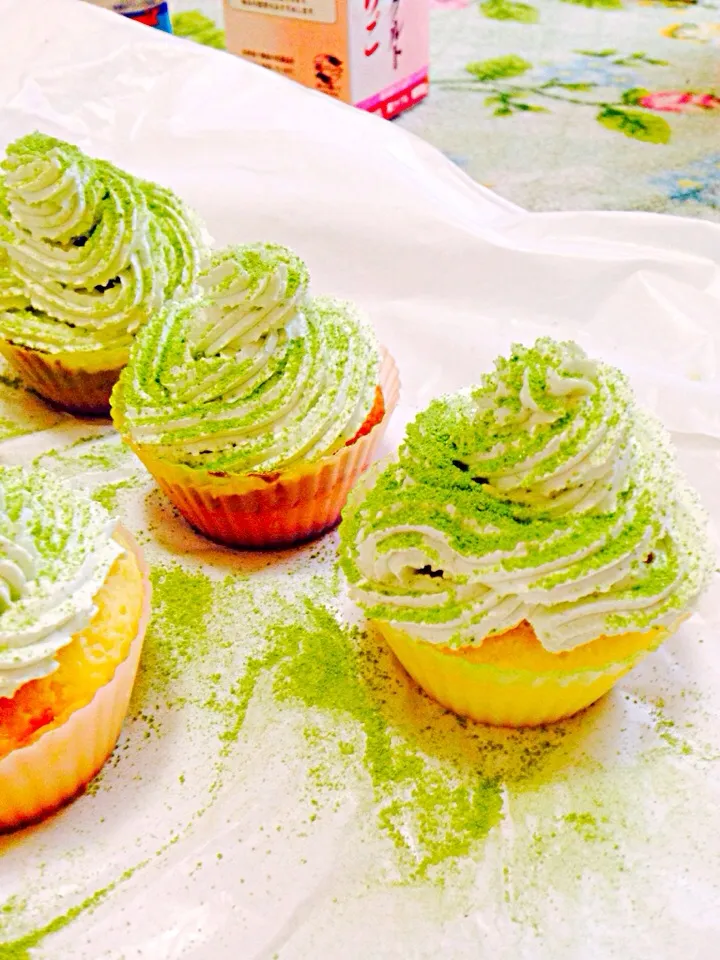 Matcha cupcake|アジザさん