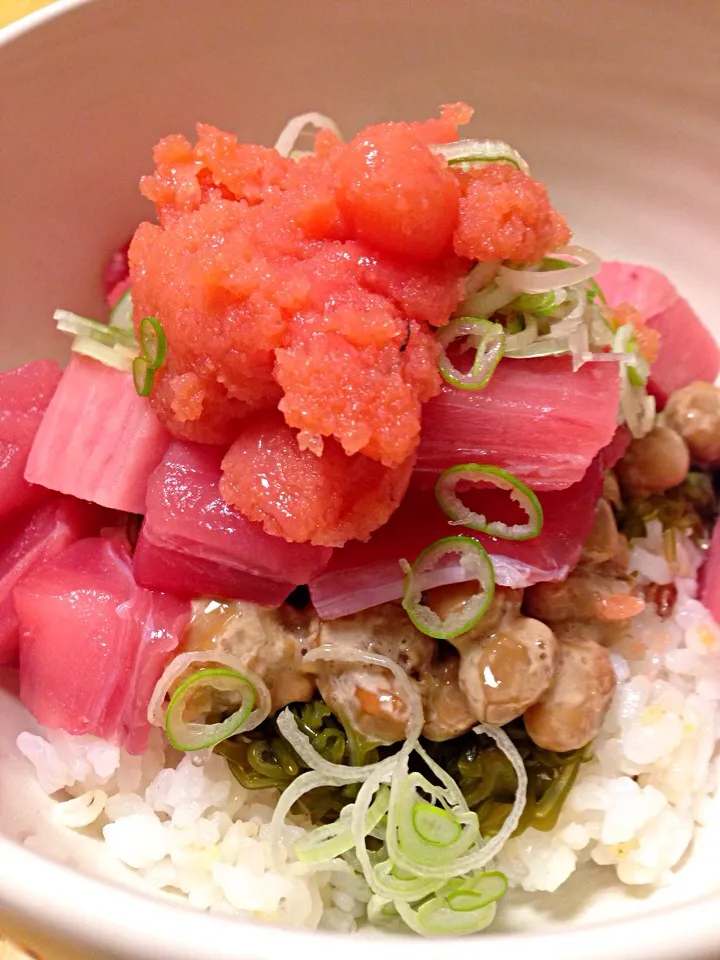 めかぶ納豆まぐろたらこ丼。|liccaさん