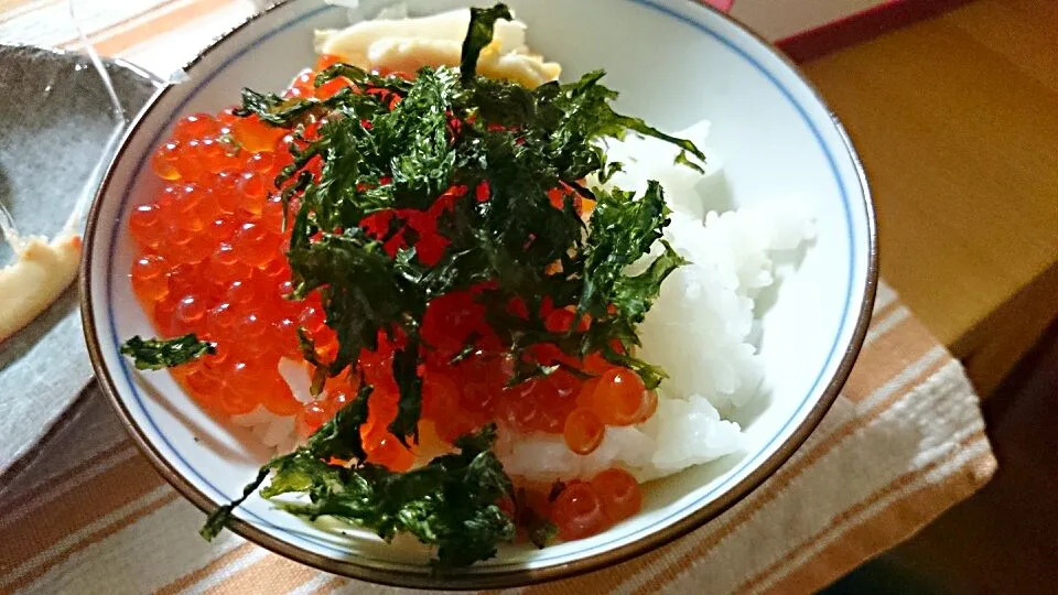 イクラ丼|まぐろさん