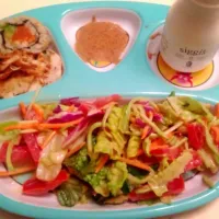 Snapdishの料理写真:Grilled chicken, Pam cooking spray, 1/4 siggi's probiotic, splenda, 1/4 tsp almond butter, 1 sushi avocado roll, shredded broccoli, carrots, red cabbage, romain|Noelle Delitzschさん