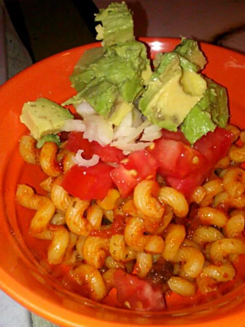 My Mexican pasta. Pasta with salsa, avocado, fresh tomato, and onion.|Polly Gelfusoさん