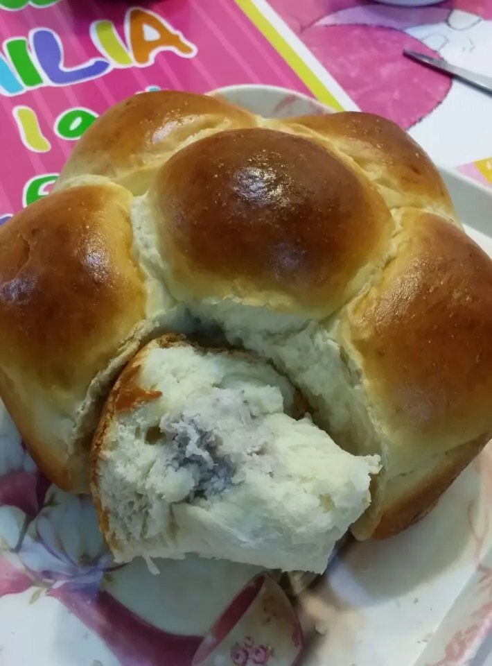 Snapdishの料理写真:Taro Bread|Candy Ngaiさん