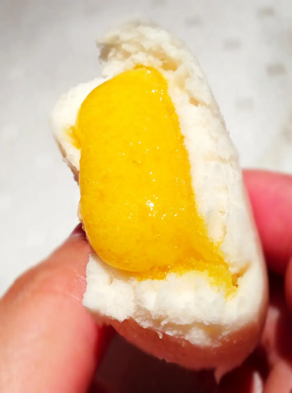 流沙包(salted egg yolk custard bun)@Imperial Treasure, Great World City|coxiella24さん