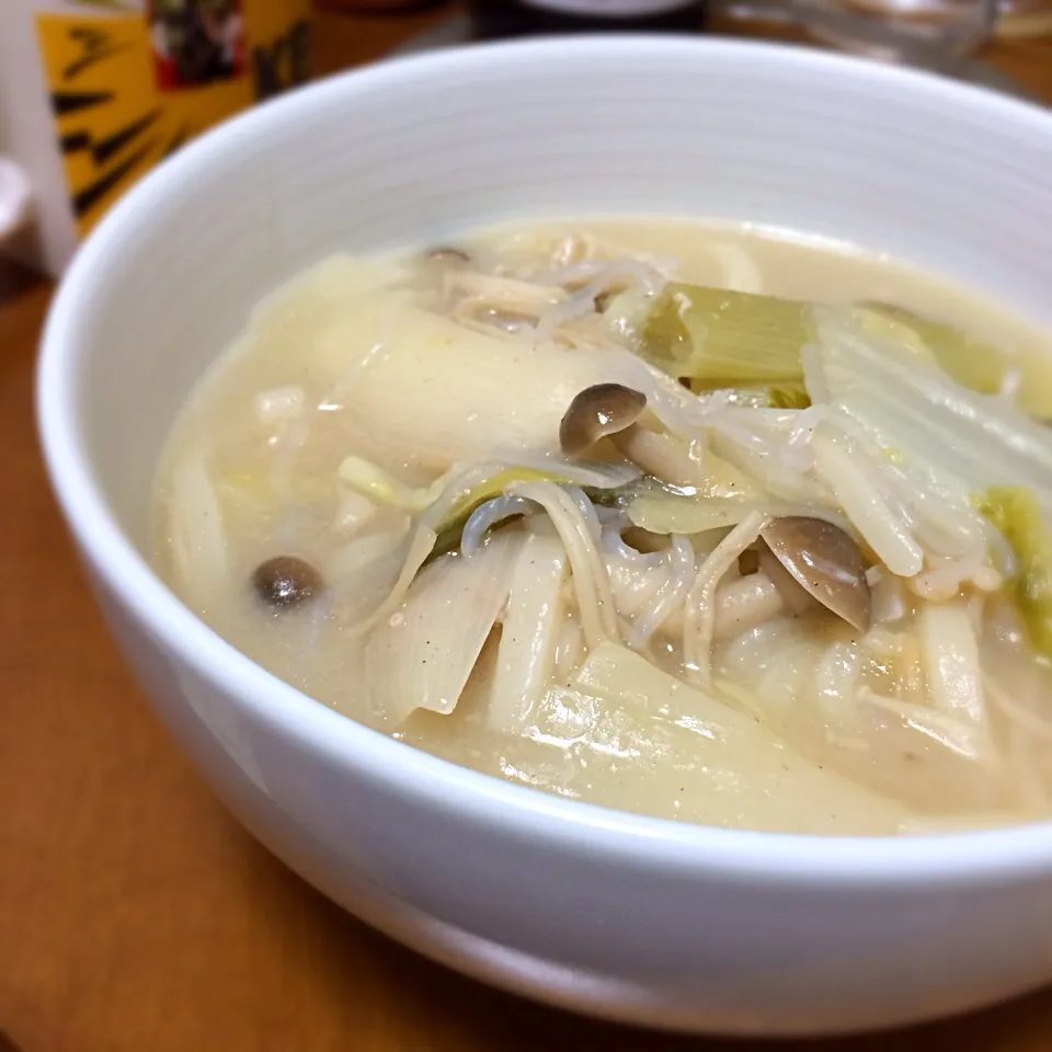 太く短く年越しうどん（鍋の残り）来年もよろしくおねがいします。|hirotomoさん