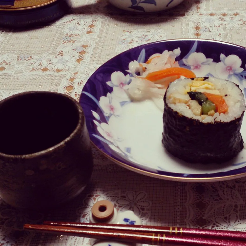 母が作ったのり巻きと日本酒。
楽しい年越し！
皆さんたくさんのモグモグ、リスナップ、フォローありがとうございました。
また来年からもどうぞよろしくお願いします＼(^o^)／|akemi🐝さん