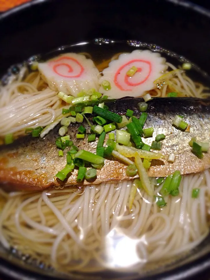 年越しそばできました〜カツオダシの効いたツユが美味しかったー♡|うきさん