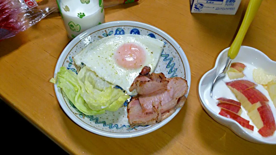 雑煮って言ってたのに、
ご飯がいいからって、いつもの朝食((o(￣ー￣)o))|ふみぃさん