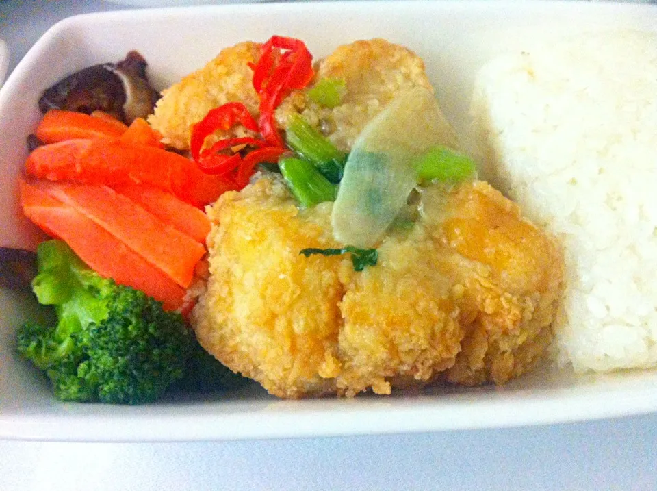 Steamed cod fish with preserved vegetables, steamed rice & broccoli|skyblueさん