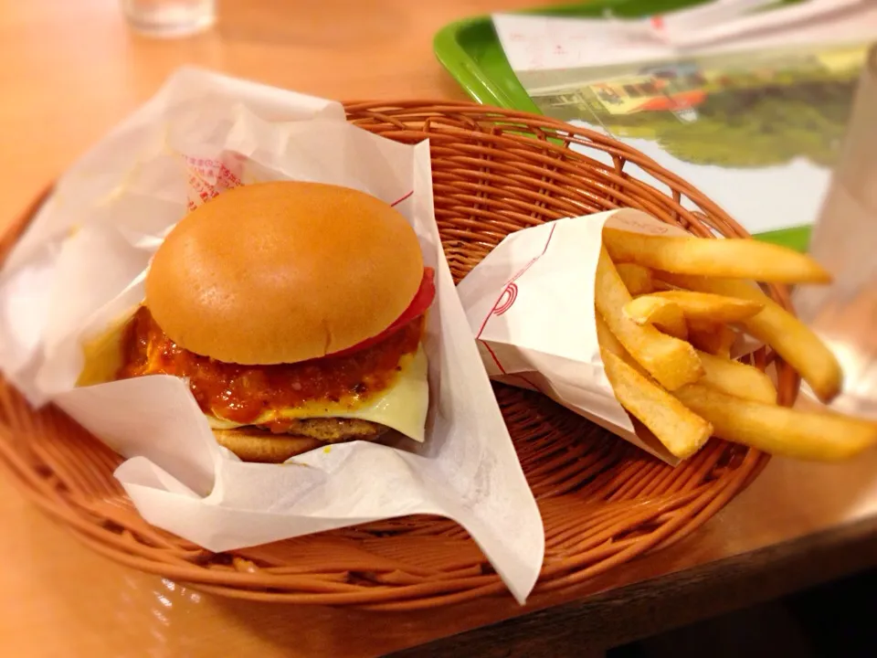 Snapdishの料理写真:Cheese Mos Burger|Kaori Kanekoさん