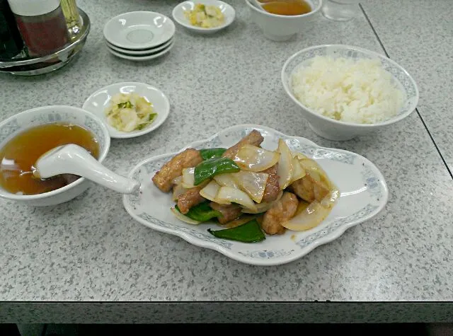 Snapdishの料理写真:豚炒め定食@東京駅　三富|nakano9さん