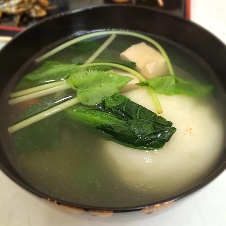 Snapdishの料理写真:お雑煮 Traditional New Year's rice-cake soup|Junya Tanakaさん