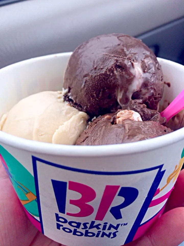 Baskin robbins 31 ice cream... Nuts to you... Rocky road... Nutty cream cheese brownie...|Arthea Joy Goさん