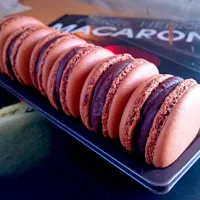 Snapdishの料理写真:Dark chocolate macaron|Nick Ekasinghさん