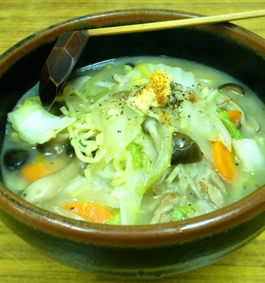 昼ごはん  マルちゃん正麺でタンメン|ぽんたさん