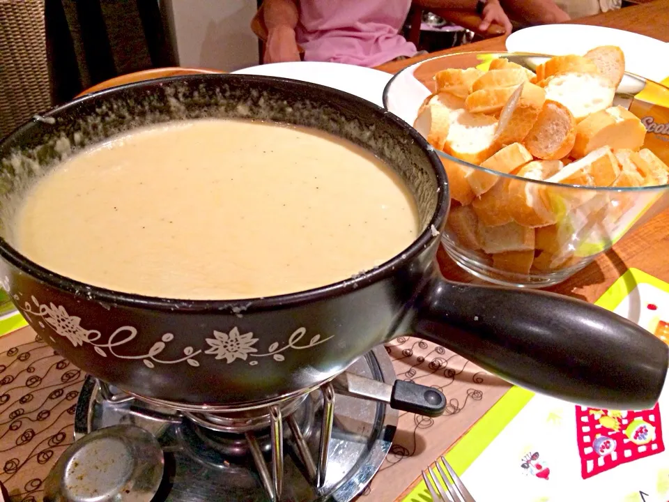 Swiss cheese fondue|prissyさん