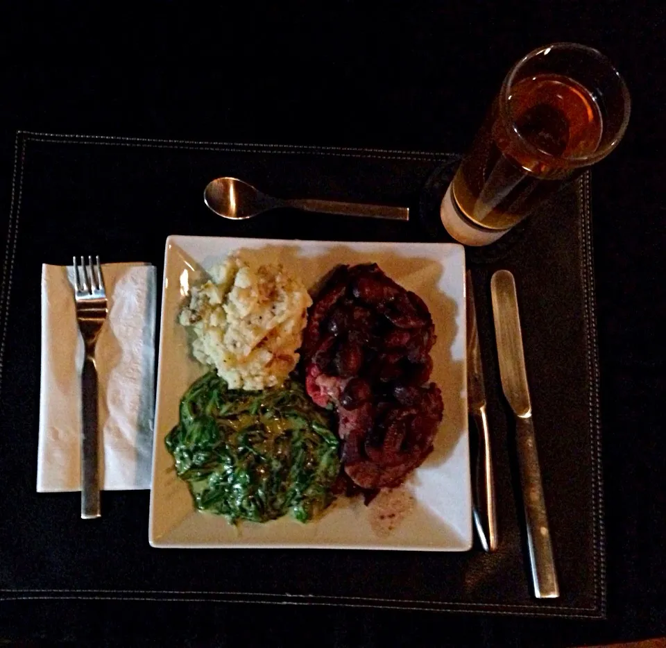 Snapdishの料理写真:Prime rib, spinach with a cream sauce, and amazing mashed potatoes made with cream cheese|Christine Bruceさん