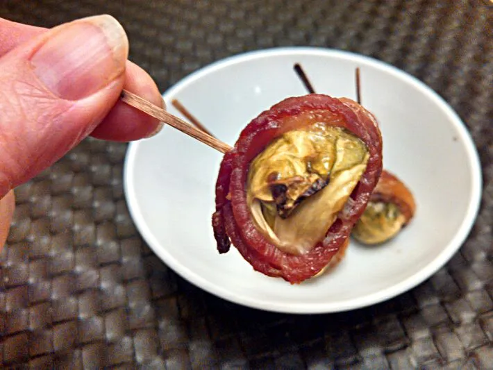 Bacon-wrapped Brussels sprouts|Sashi Steinerさん