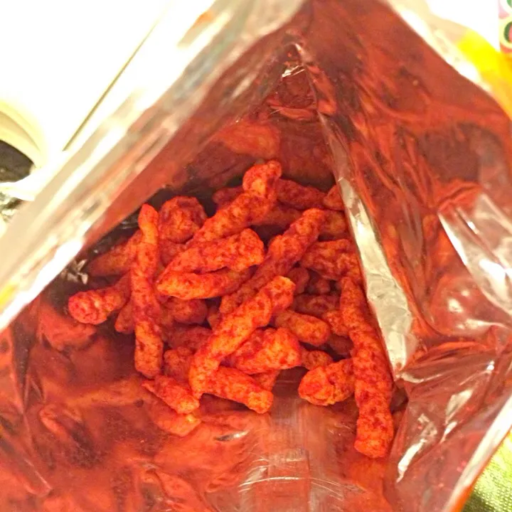 Flamin Hot Cheetos|julia hoさん