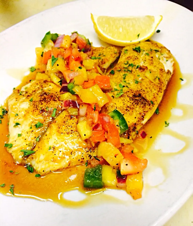 Pineapple salsa with lightly blackened Tilapia|Kirby Gholsonさん