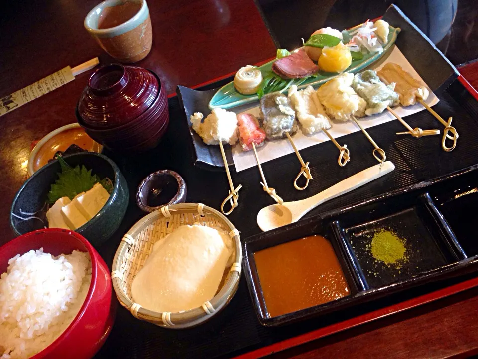 生麩の天ぷら田楽、おぼろ豆腐、ゆば刺し、季節の八寸@おかべ家|ふくろう女子さん