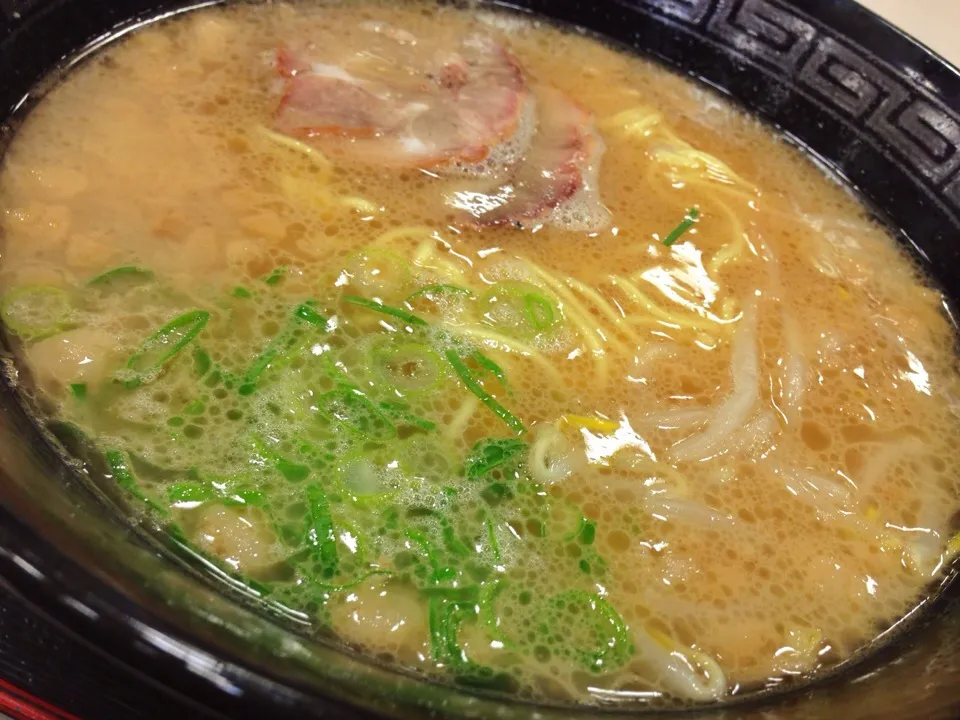 2014年ラーメン初めは宮島ラーメンにて。広島の屋台風だとか。|たけうちさん