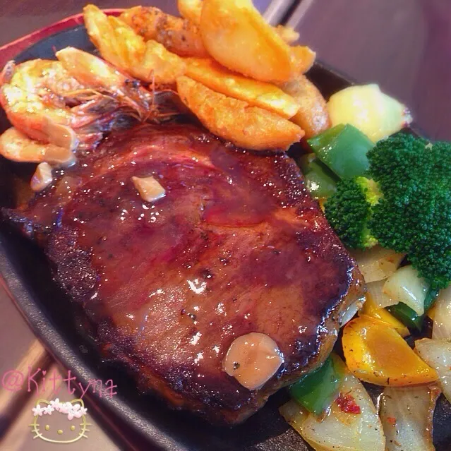 ஐ♡°. ℱℴ ℴ ɗ.°♡ஐNZ Ribeye Steak & Butter Prawns✨|🎀Kittyna🌸さん