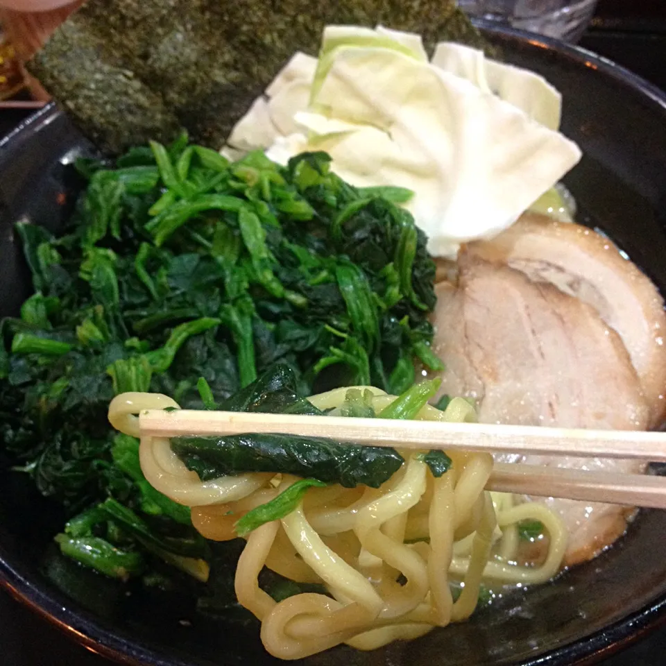 Snapdishの料理写真:豚骨塩ラーメン|ぴーちゃんさん