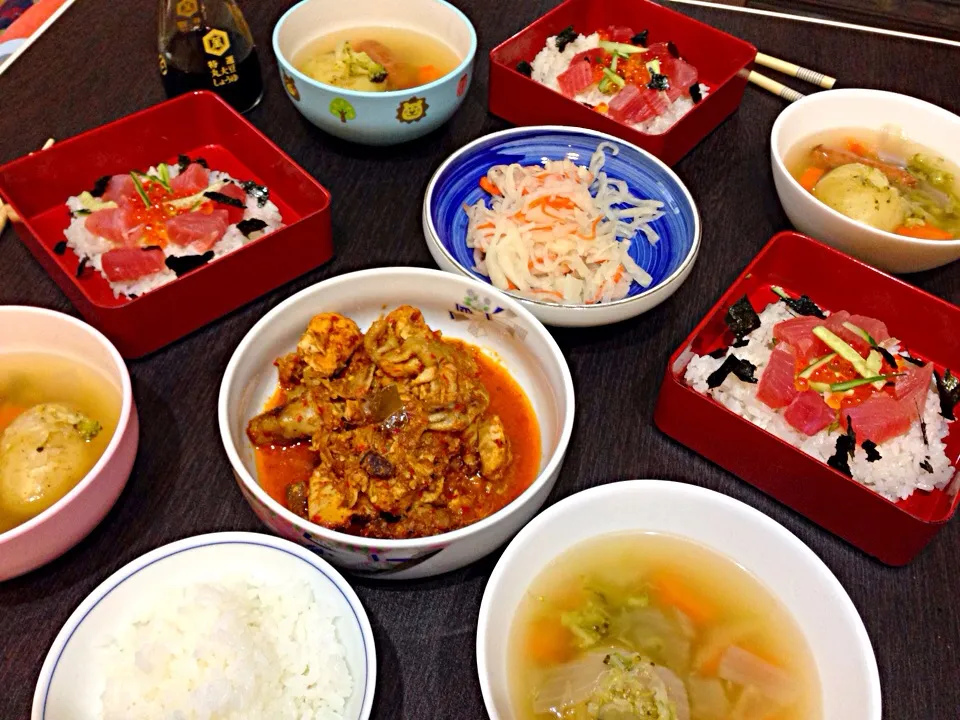 子供とパパいくらとマグロ丼&ママenjoy スパイシーインドネシア料理😍|viviさん