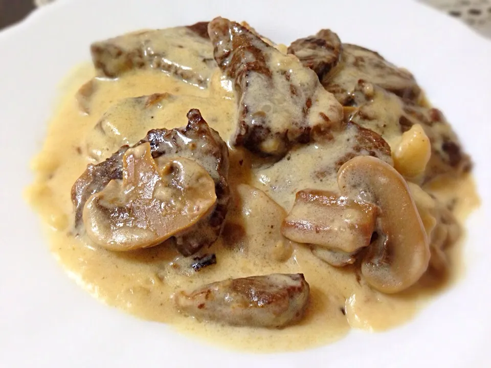 ✨Beef Steak with Mushroom Gravy✨|Sugar Saccharineさん