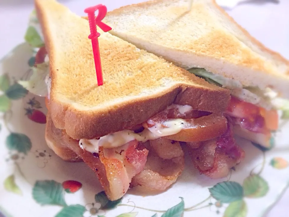 Bacon, Lettuce & Tomato Sandwich|Johnnyさん