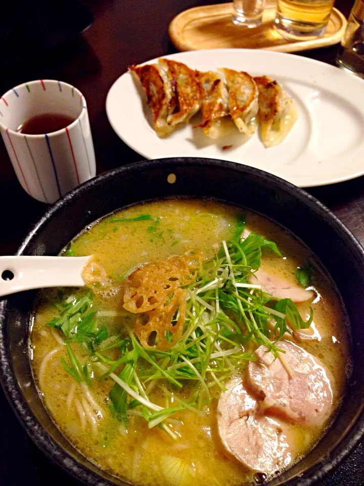 Snapdishの料理写真:Chicken ramen @ Kimi ni koke kokko !|ChaHo143さん