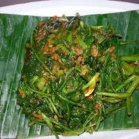 Snapdishの料理写真:Kangkong (Water Spinach) Sambal Belachan|@projecthoneypotさん