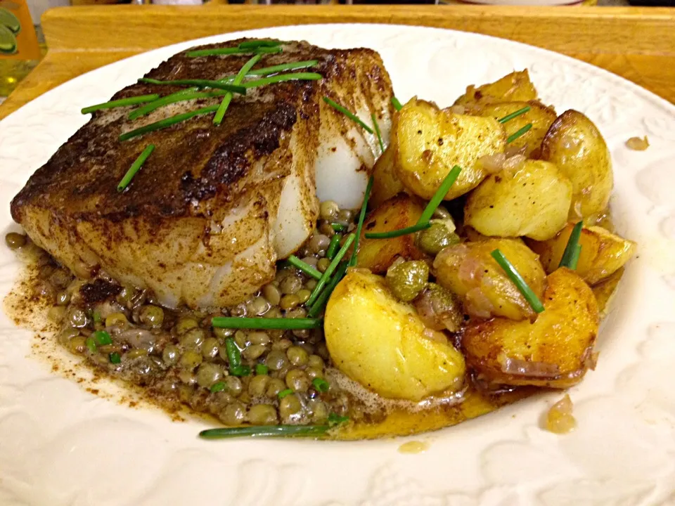 Pan fried Cod with sautéed potatoes and mustardy lentils|Steve Pountneyさん