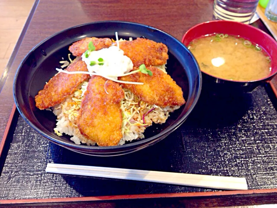 琵琶バス丼|あみきち🐠さん