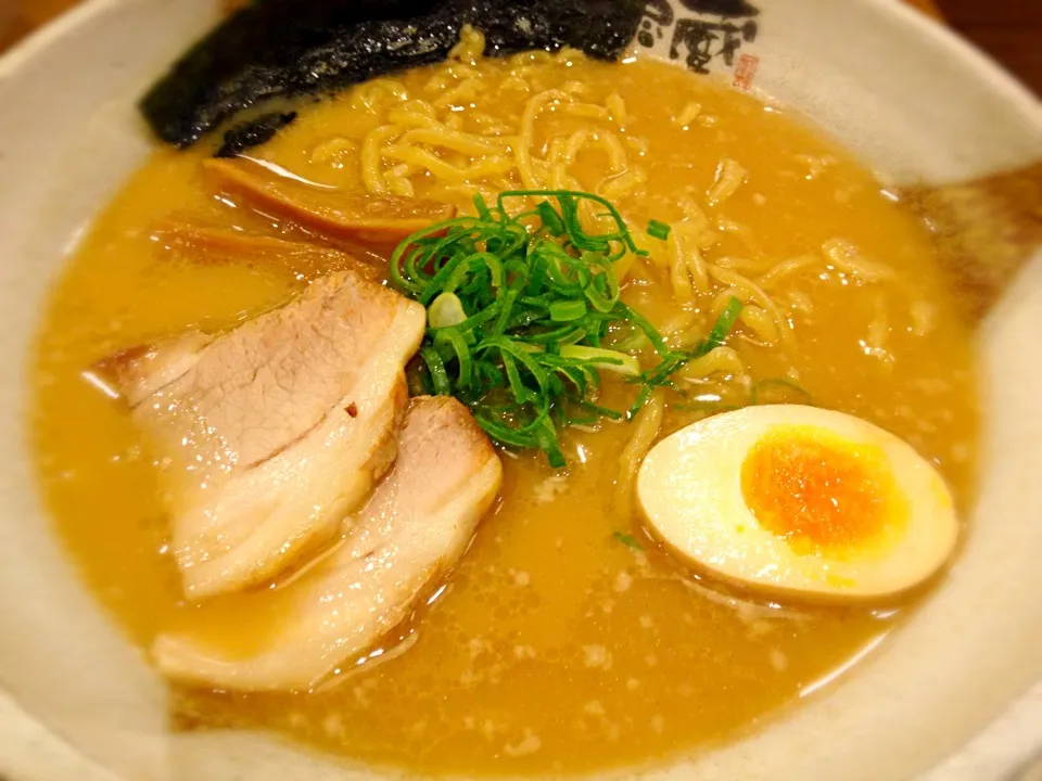 豚骨醤油ラーメン|Kunisanoさん