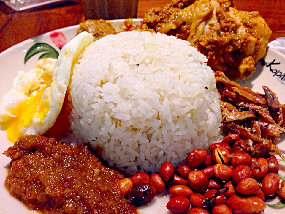 Nasi lemak ayam|amiさん