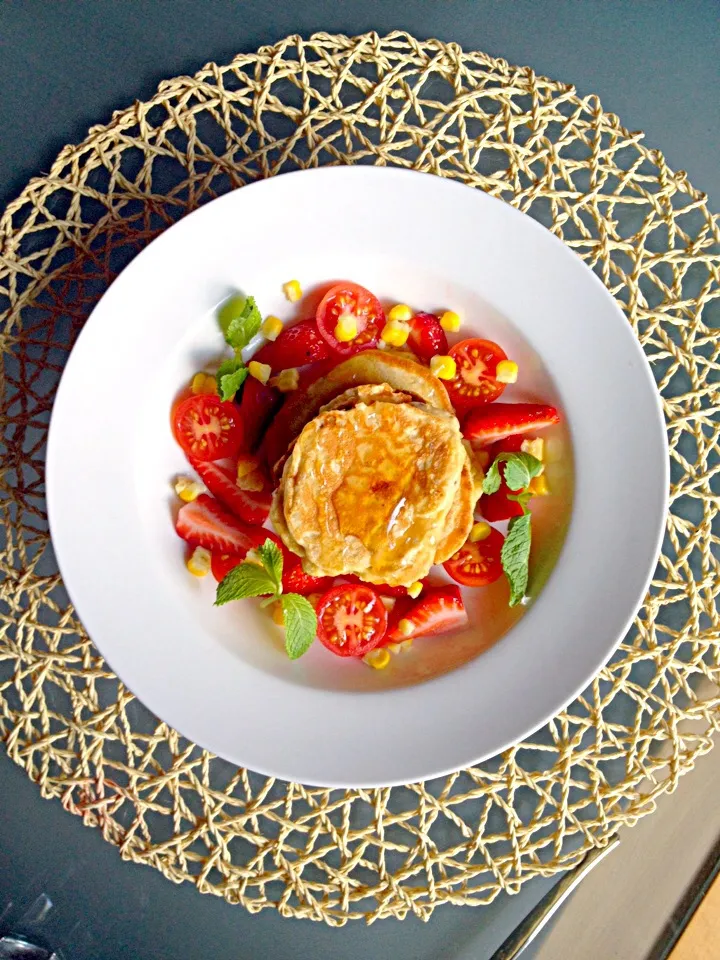 Organic Soymilk, quinoa, almond pancake with cherry sweet tomato,strawberry, corn.|noriko takiyama のりねぇですさん