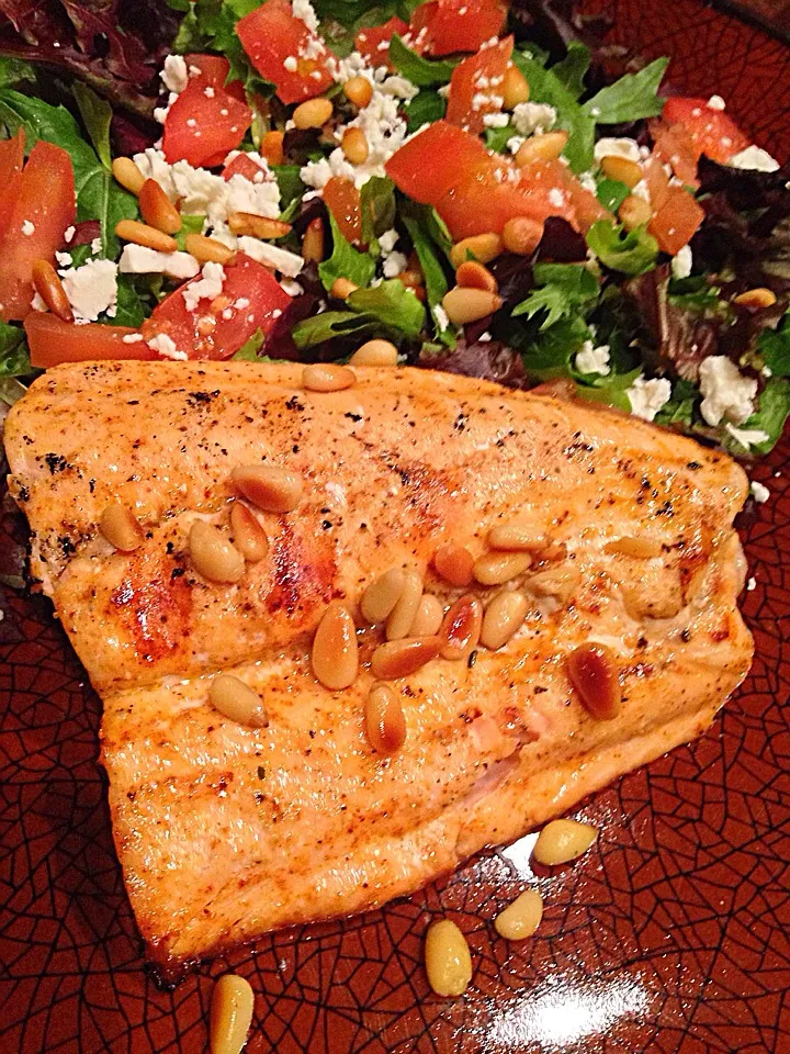 Grilled salmon with roasted pine nuts|lindsay robesonさん