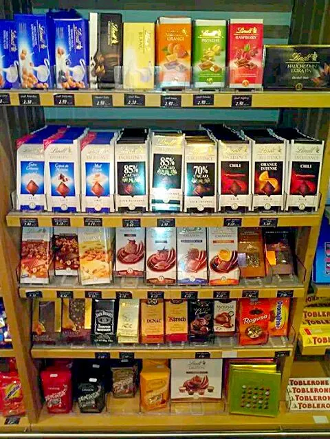 Chocolate galore in Zurich.|Jiraphon Gさん