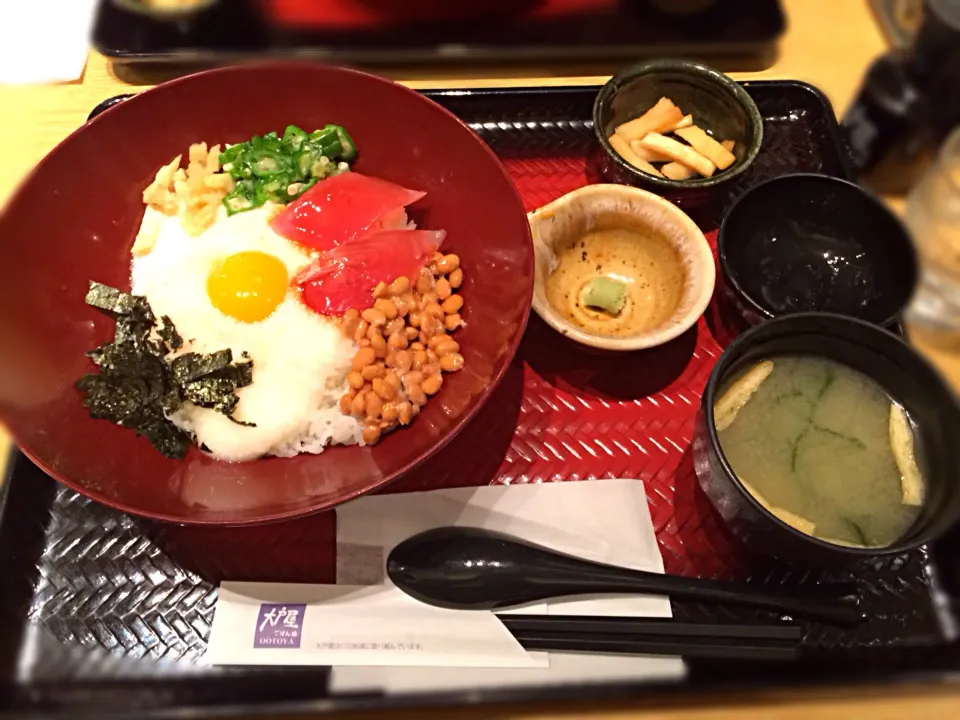 ばくだん丼|Yomoさん