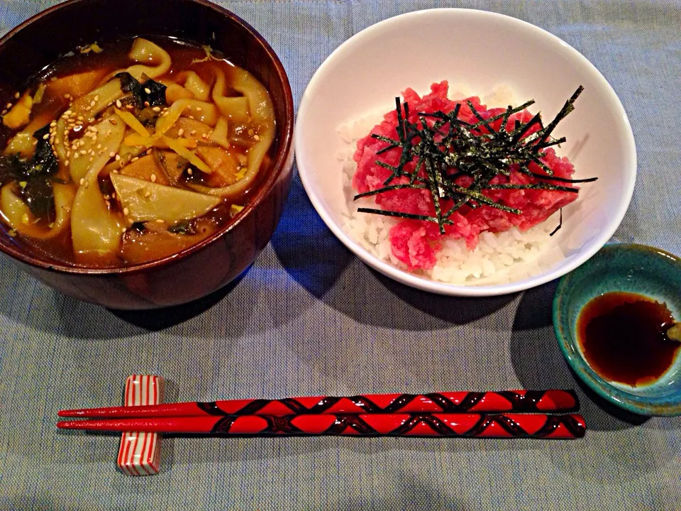 ネギトロ丼と煮込みうどん|piton810さん